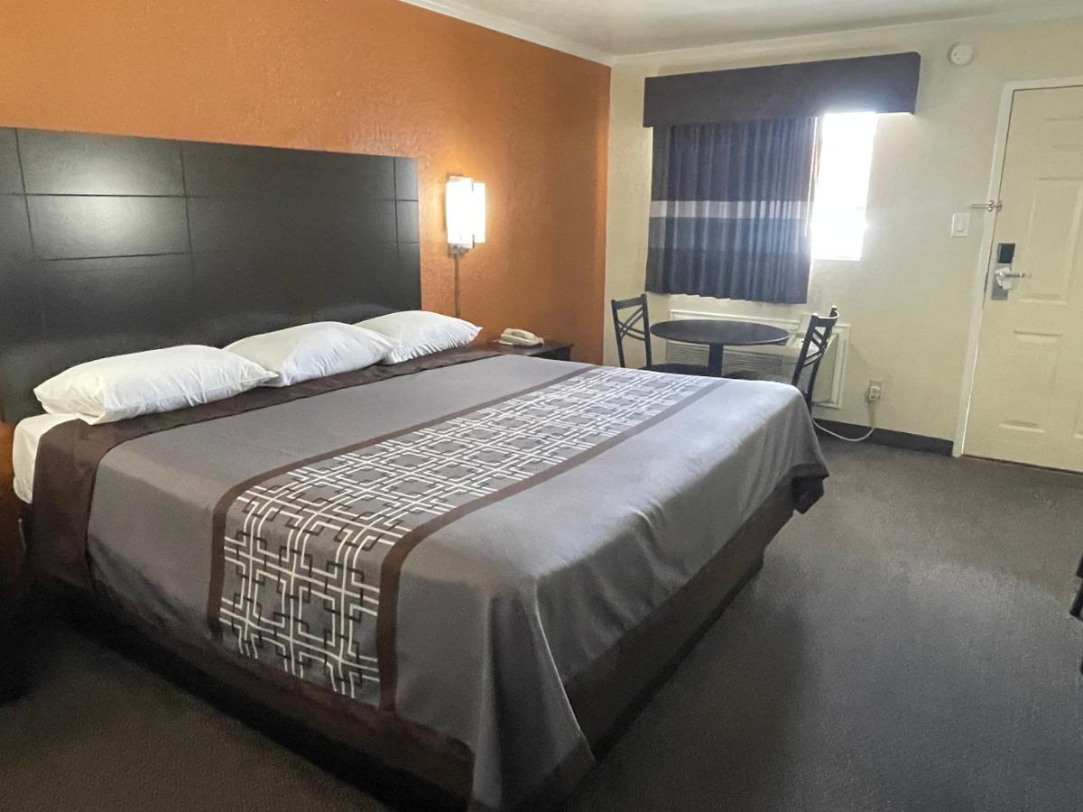 Lufkin Inn Екстериор снимка